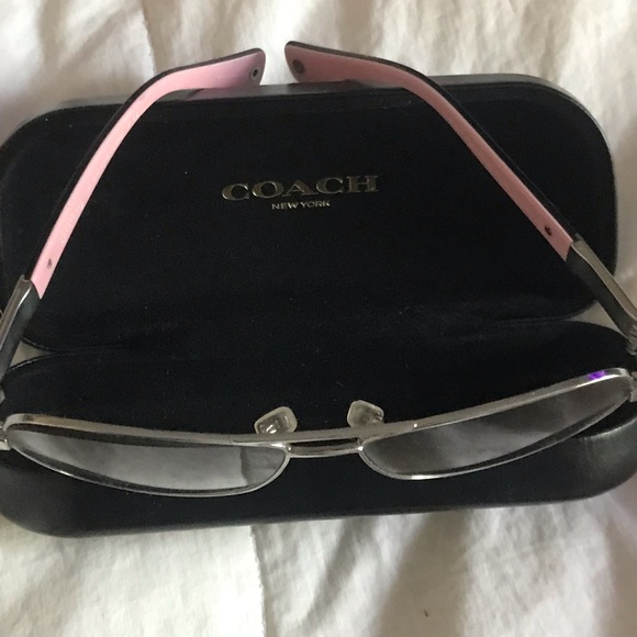 Coach Pink and Black Sunglasses 
New no flaws
Authentic nose piece hard case - Picture 6 of 10